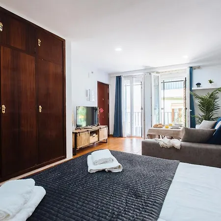 Sah23 Beautiful In The Center * Севилья